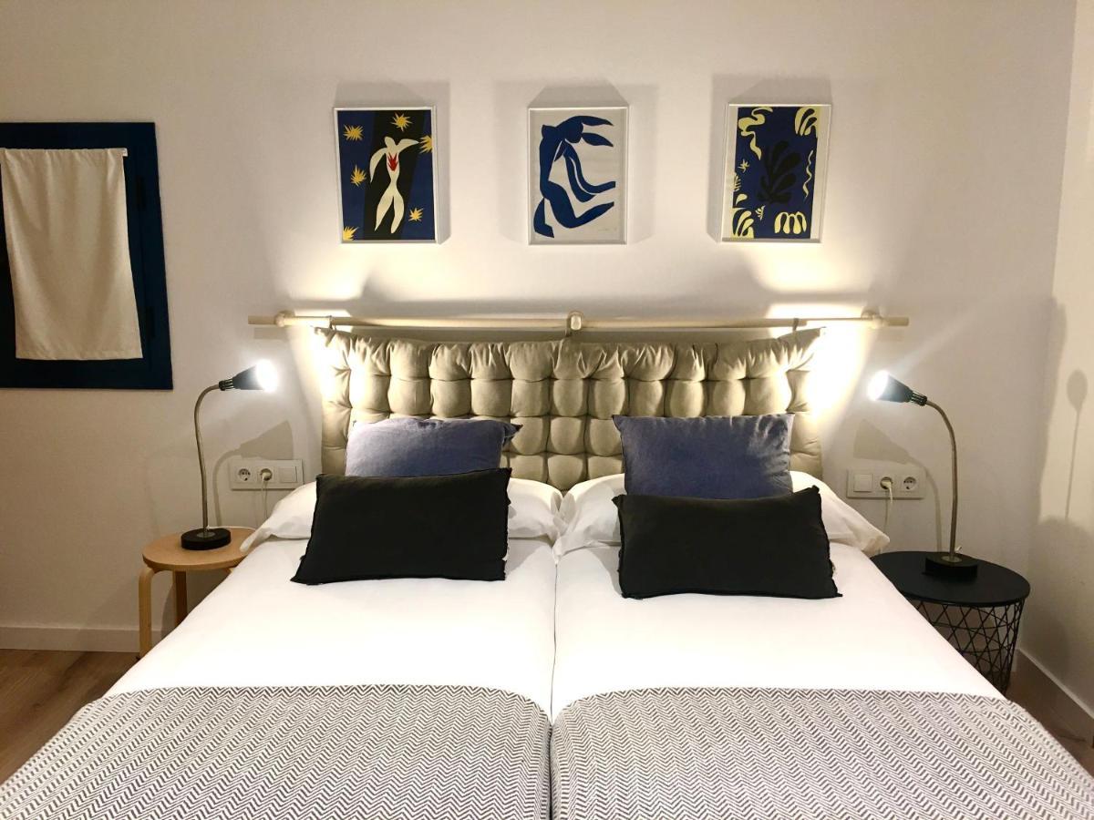 Torre De La Ferreria Apartment Tona ภายนอก รูปภาพ