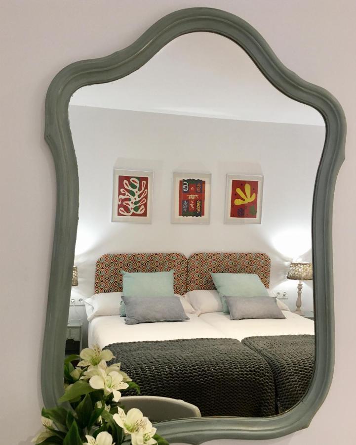 Torre De La Ferreria Apartment Tona ภายนอก รูปภาพ