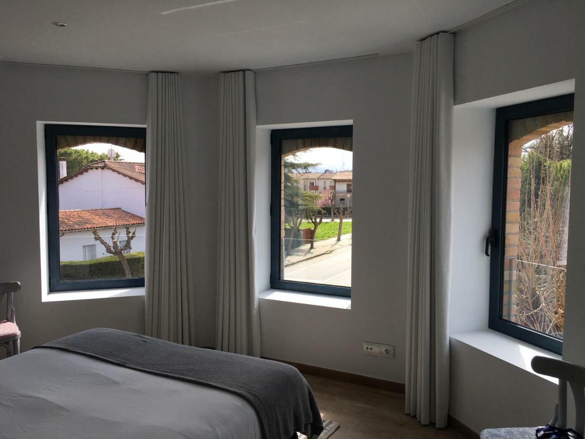 Torre De La Ferreria Apartment Tona ภายนอก รูปภาพ