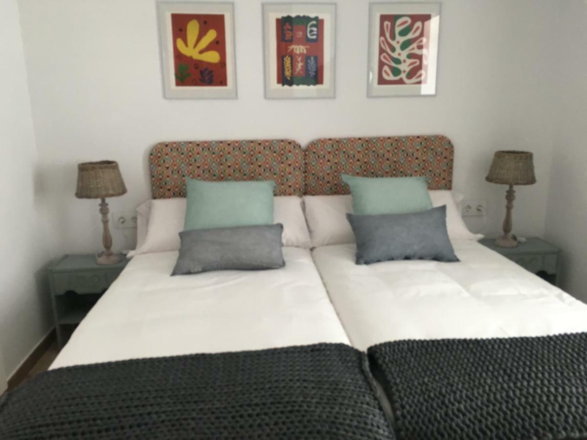 Torre De La Ferreria Apartment Tona ภายนอก รูปภาพ